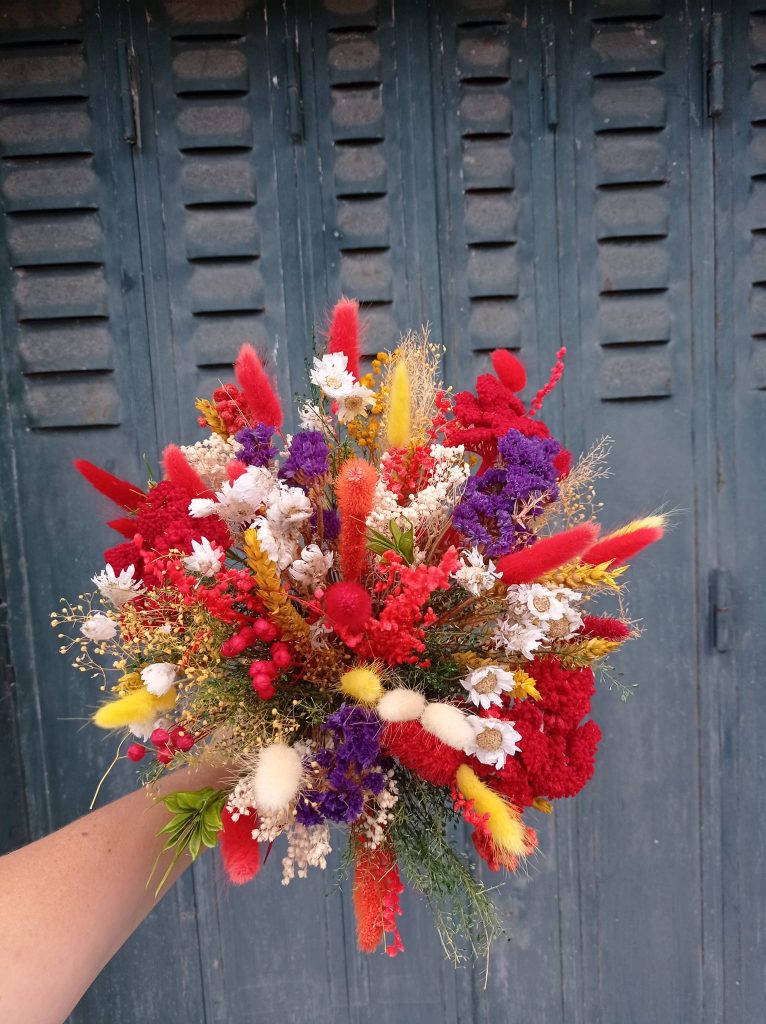 Bouquet de fleurs séchées multicolores